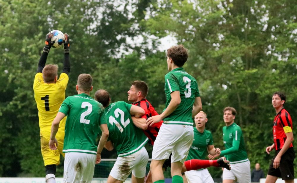 Groen-witten degraderen na verlies tegen Bevelanders in 1e ronde nacompetitie