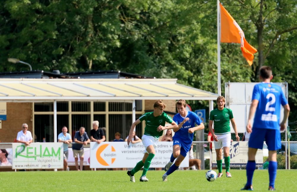 Groen-witten houden in 2e helft open huis tegen FC Axel en krijgen flink pak slaag